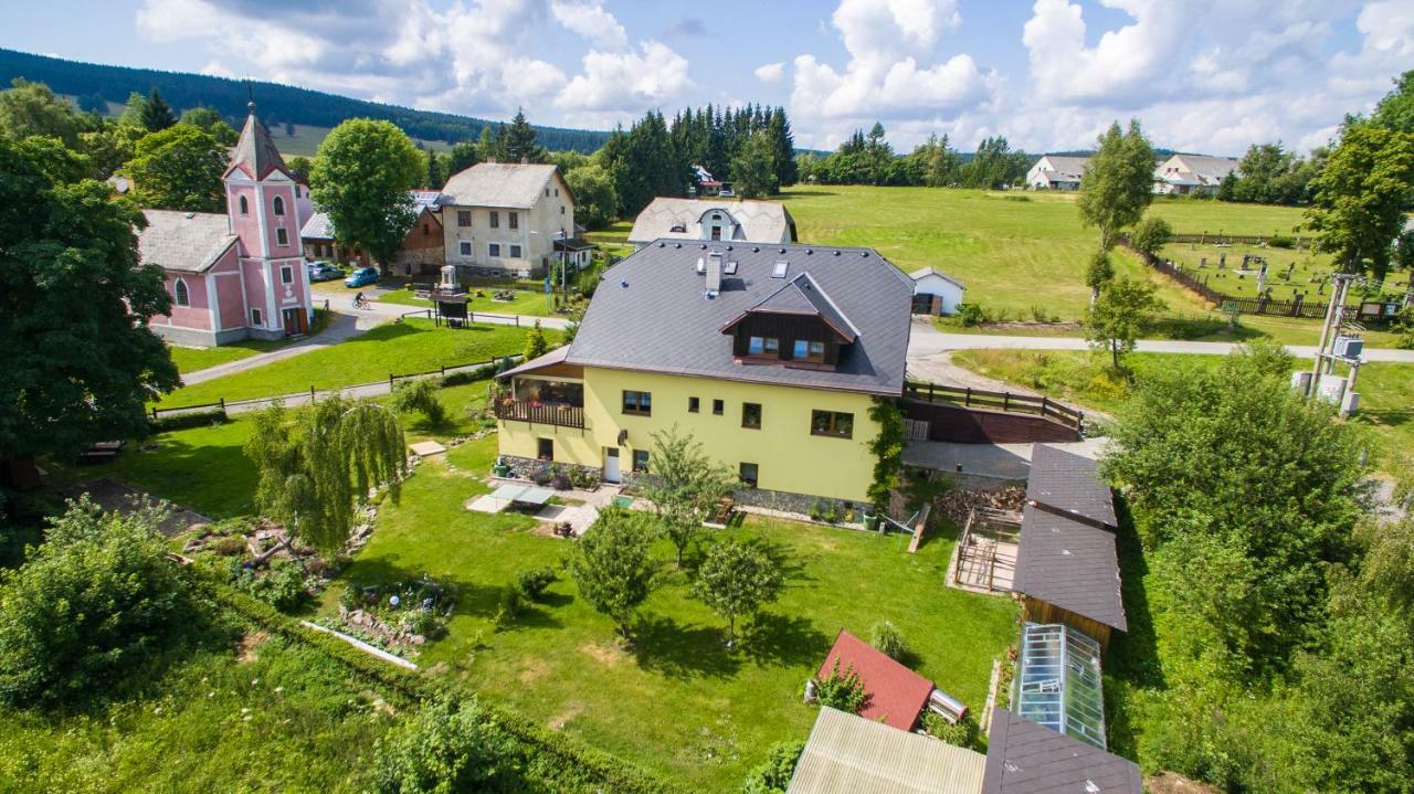 Penzion U Zpevaku Nove Hute Exterior foto